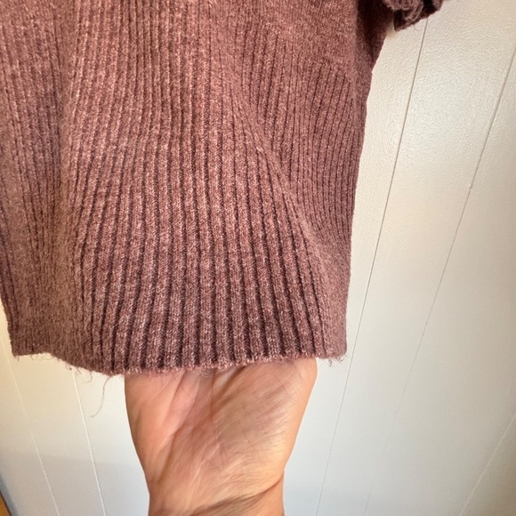 Torrid short sleeve ruffle sleeve knit v-neck sweater dusty rose size 00 - Picture 7 of 14